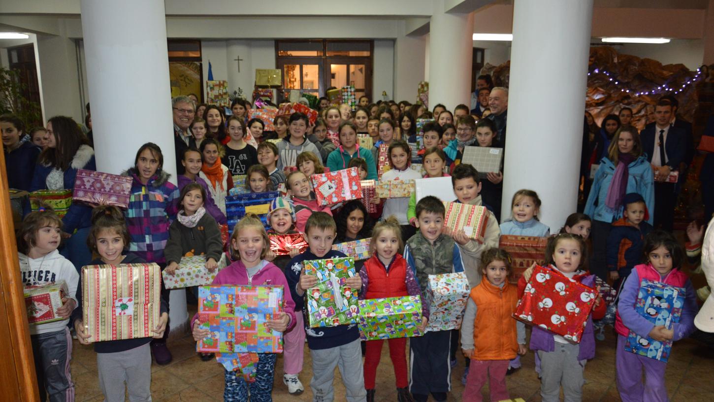 Auch heuer bringt der Missionsverein Weihnachtspäckchen im Schuhkarton für ärmere Kinder nach Rumänien und Moldawien. Seit über 20 Jahren gibt es diese Tradition.