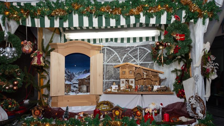 Lichterglanz und Budenzauber: Zirndorfer Weihnachtsmarkt eröffnet