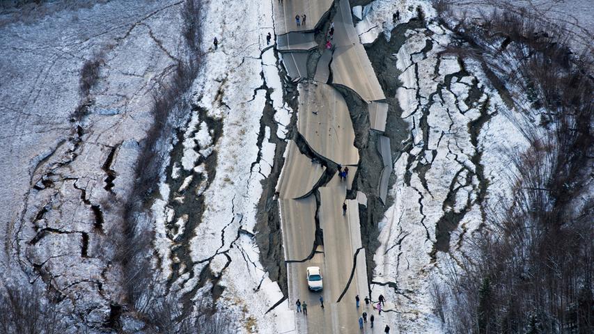 Landstriche zerstört: Erdbeben richtet in Alaska große Schäden an