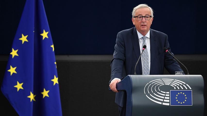 EU-Kommissionspräsident Jean-Claude Juncker twitterte: "Wir Europäer werden uns immer daran erinnern, was er getan hat, um Europa zu einem sicheren und geeinteren Ort zu machen."