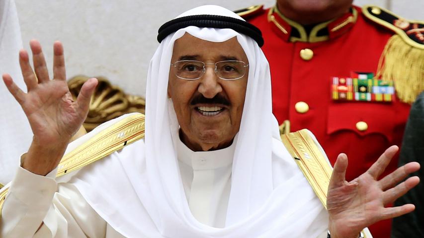 Laut der staatlichen Nachrichtenagentur Kuna sagte Kuwaits Herrscher Emir Sabah al-Ahmed: "Wir erinnern uns an seine historische, ehrenvolle und mutige Haltung für Kuwait, an seine Ablehnung der irakischen Besatzung von den ersten Stunden an sowie an die entscheidenden Handlungen der amerikanischen Regierung unter seiner Führung."