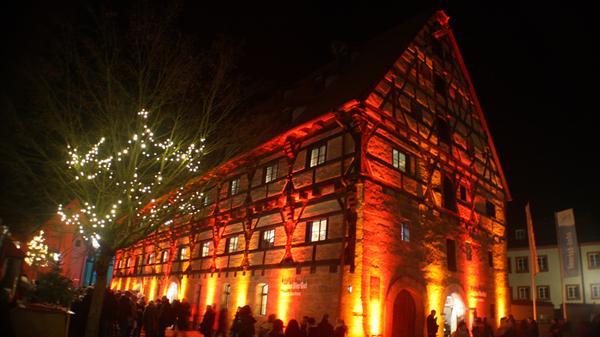 Das illuminierte Kornhaus wusste auch heuer durch seine Lichtspiele zu faszinieren.