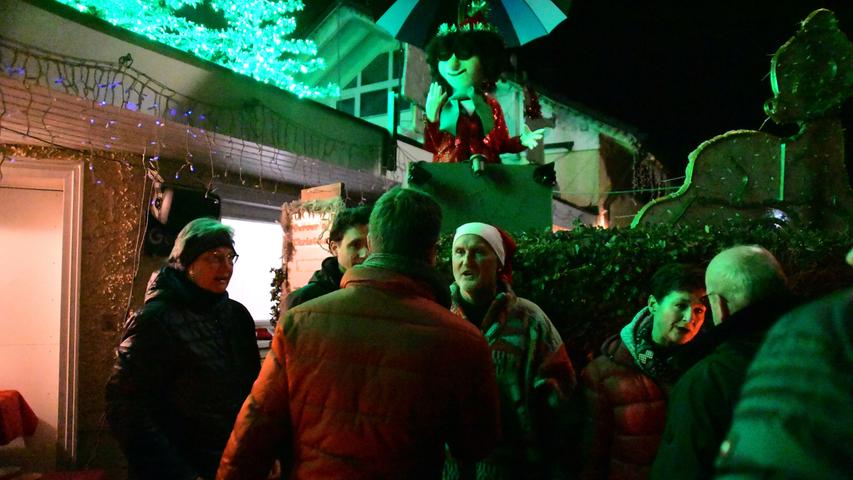 100.000 Lichter: Das Neumarkter  Weihnachtshaus leuchtet