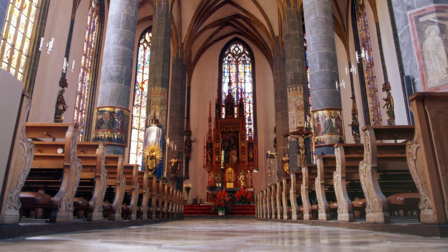 Rucksack aus Kirchenbank des Münsters geklaut