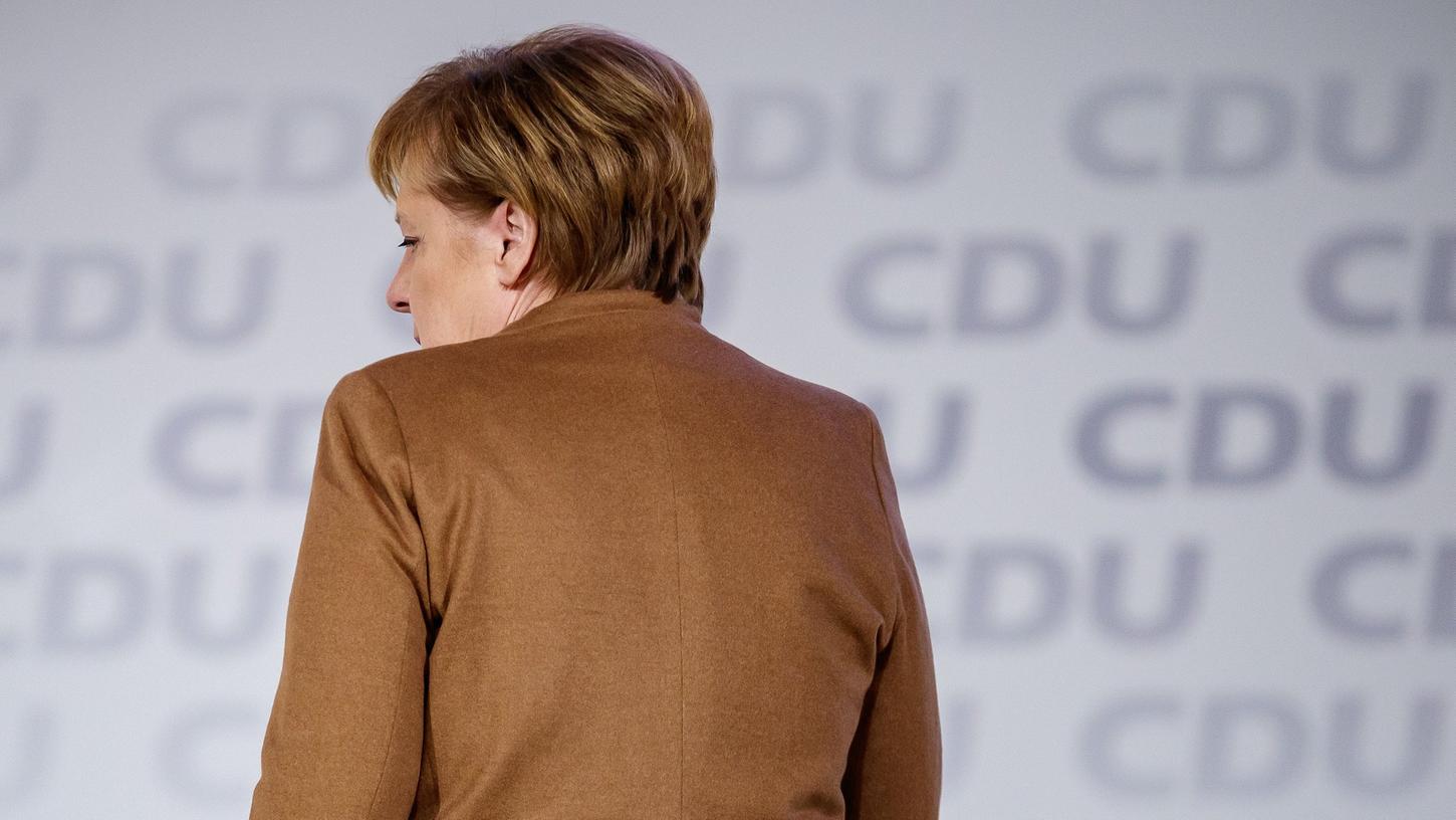 "Letztlich hat sich ihr Politikstil gerächt", kommentiert NN-Chefredakeut Alexander Jungkunz den politischen Abgang der CDU-Chefin Merkel.