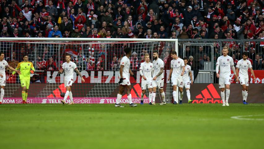 Es wurde das erwartete Spiel für den 1. FC Nürnberg. Beim Gastspiel in München gab es für Frankens Vorzeigeverein nichts zu holen. Zumindest blieb eine befürchtete Blamage gegen den Rekordmeister aber aus. Am Ende steht eine verdiente 0:3-Niederlage. Doch der Reihe nach...