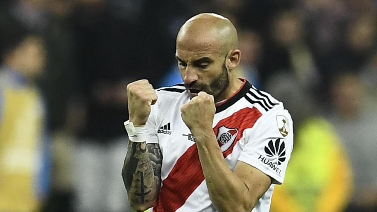 "Das Wichtigste war es, ruhig zu bleiben und nie die Geduld zu verlieren": Im Alter von 35 Jahren gewinnt Javier Pinola mit River Plate im Final-Rückspiel von Madrid die Copa Libertadores.