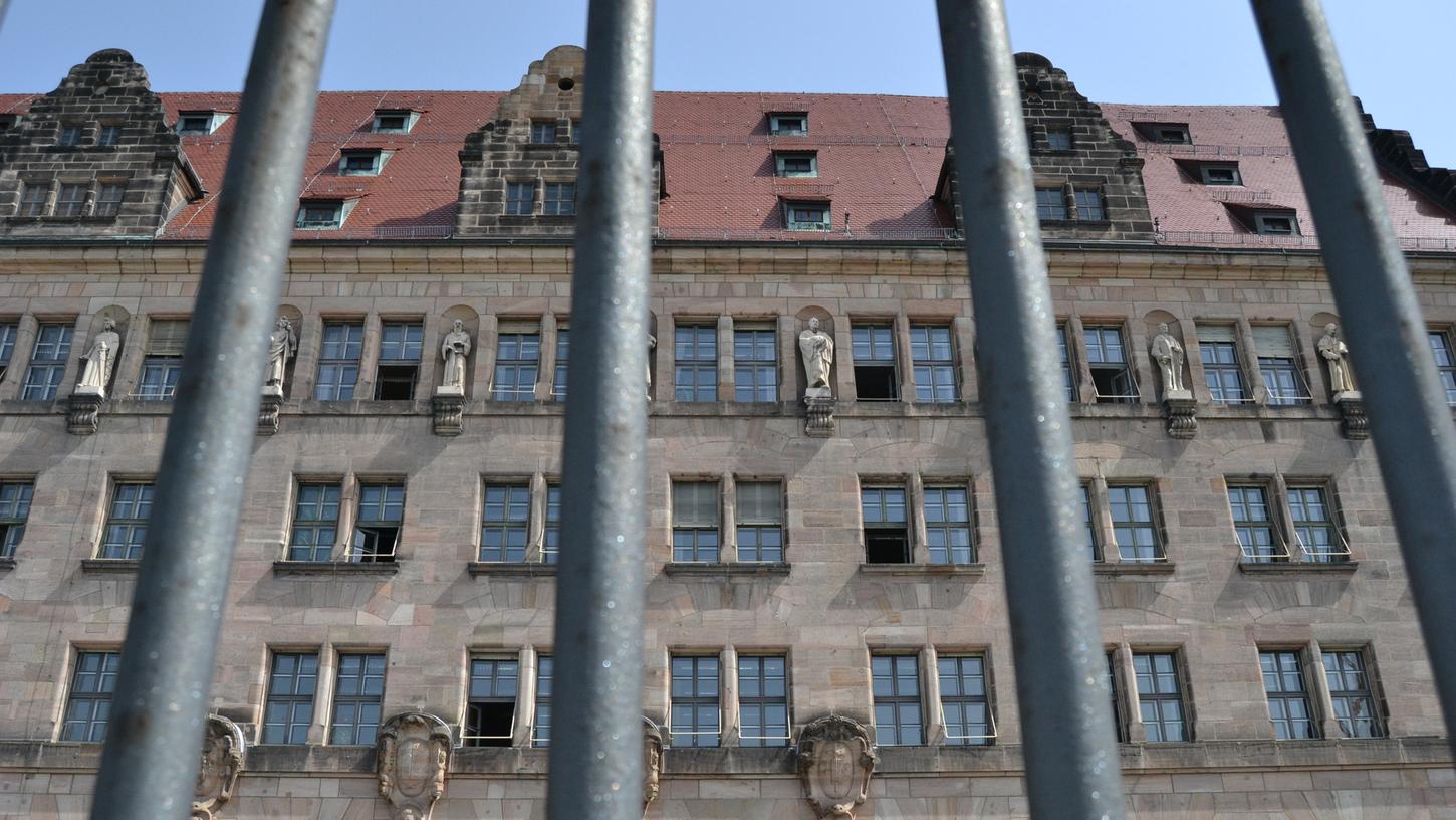 Kneipenschlägerei in Nürnberg: Rocker sollen Gast fast totgeprügelt haben