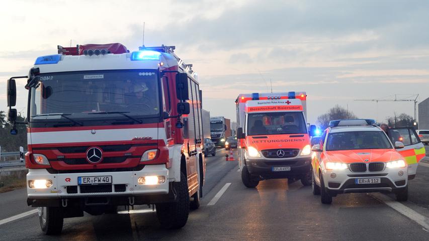 Auf A73 zwischen Fürth und Erlangen: Auffahrunfall sorgt für langen Stau 