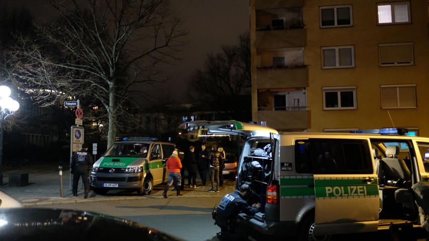 Stich-Attacken mitten in Nürnberg: Drei Frauen lebensgefährlich verletzt