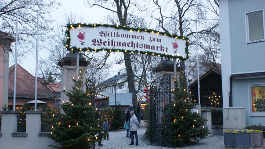 Christkind und Glühwein: Der Gunzenhäuser Weihnachtsmarkt ist eröffnet