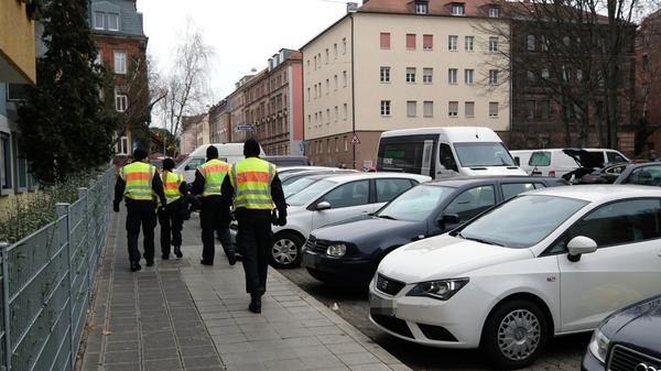 Erst am Sonntag konnte sich die Polizei nach der Bekanntgabe der Festnahme aus dem Viertel zurückziehen.