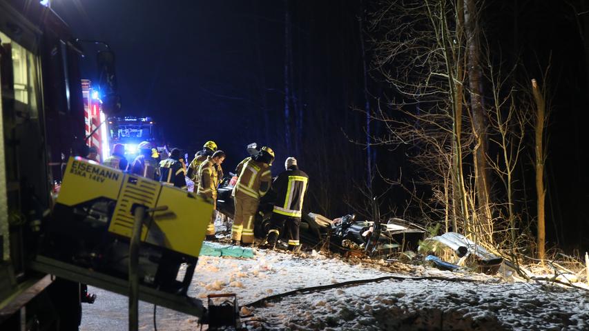 Tödlicher Unfall im Landkreis Wunsiedel: Autofahrer prallt in Leitplanke
