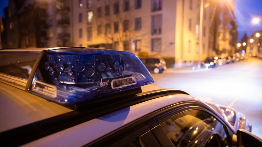 Donnerstag, 22:30 Uhr: Nur einige Straßen weiter wird in der Arndtstraße eine 26-Jährige niedergestochen. Die Frau wird lebensgefährlich verletzt. Die Attacke ähnelt dem ersten Vorfall.