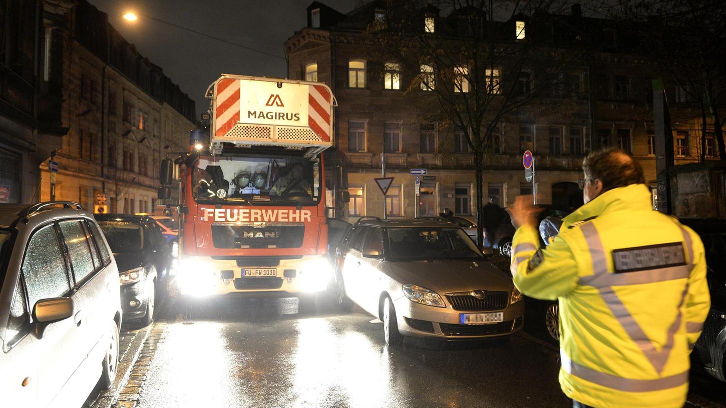Blockierte Feuerwehr: Fürth will Falschparker abschleppen