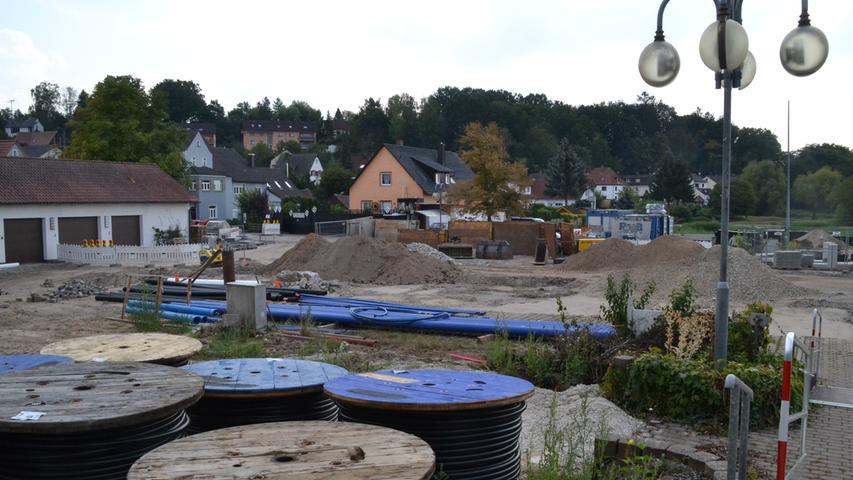 In Röttenbach wird die Schulturnhalle saniert und die Arbeiten für die Neue Mitte laufen.