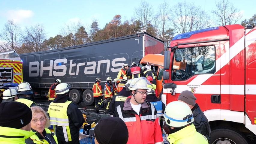 Unfall mit sechs Lkws auf der A3 sorgte für Vollsperrung