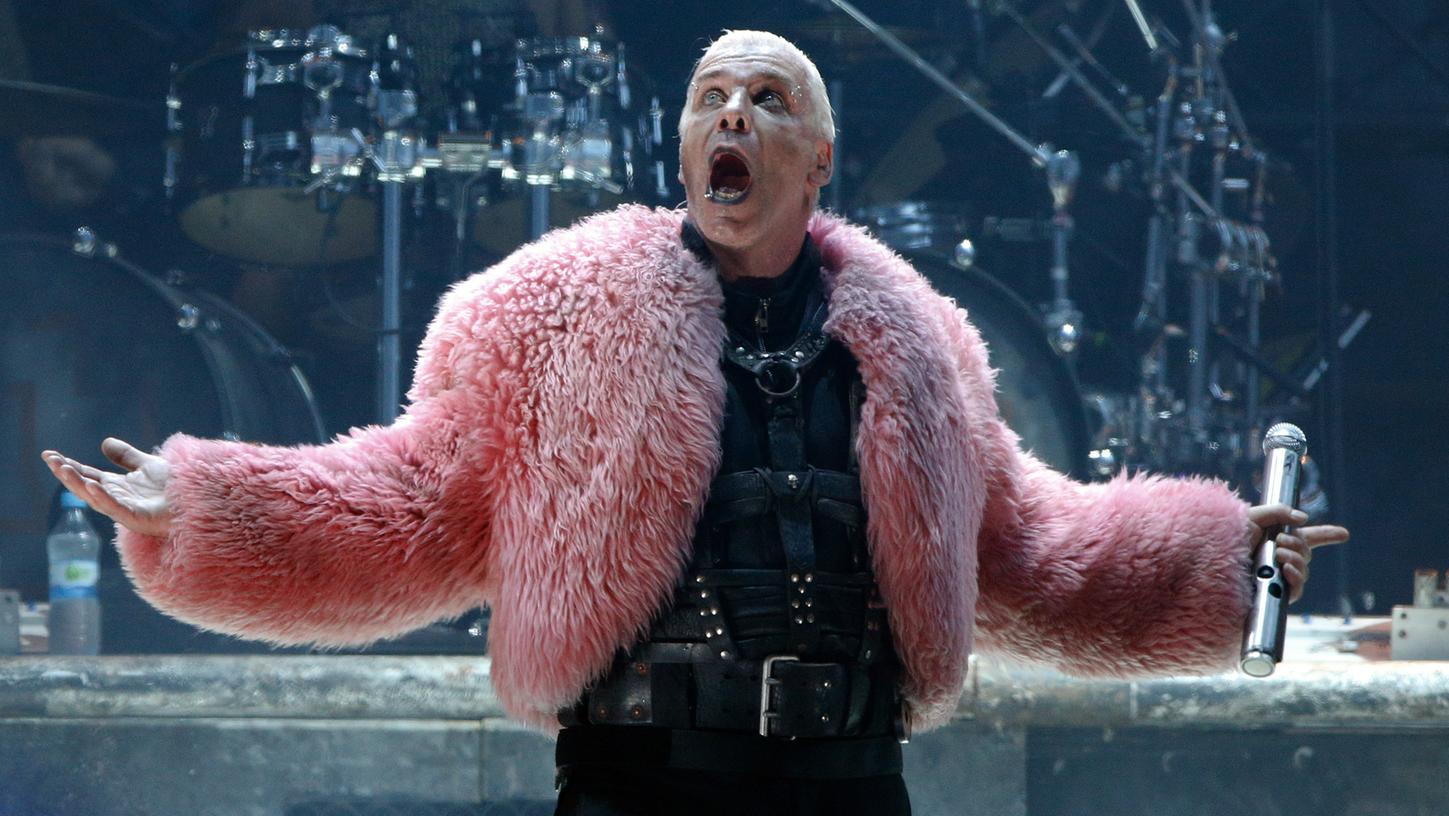 Till Lindemann provoziert in seinem neuen Song "Mathematik" mit Video und Text.