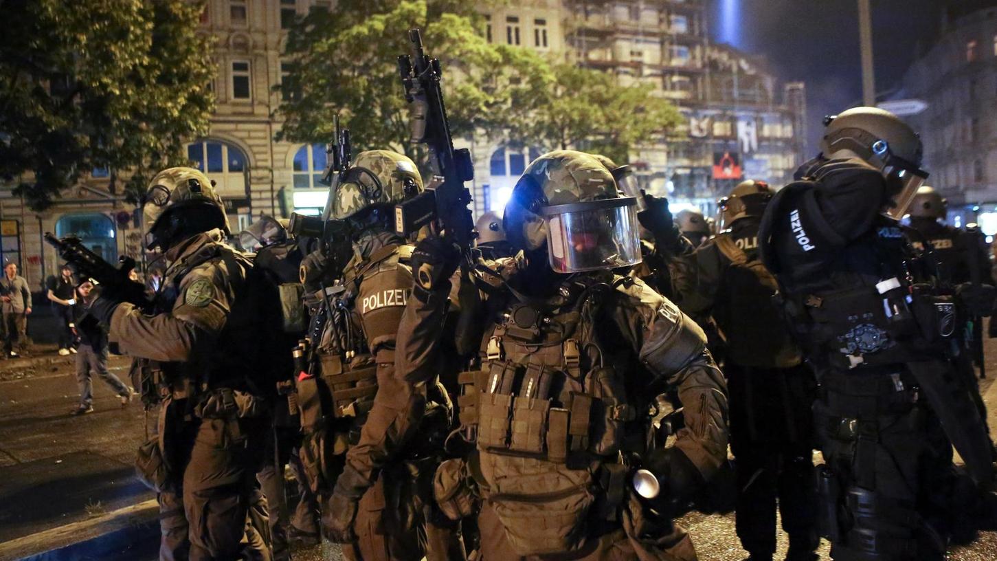 Spezialkräfte der Polizei beim G 20-Gipfel in Hamburg: "Die SPD soll für mich die Partei des starken Staates sein, auch beim Thema Sicherheit", sagt der Fürther Oberbürgermeister Thomas Jung.