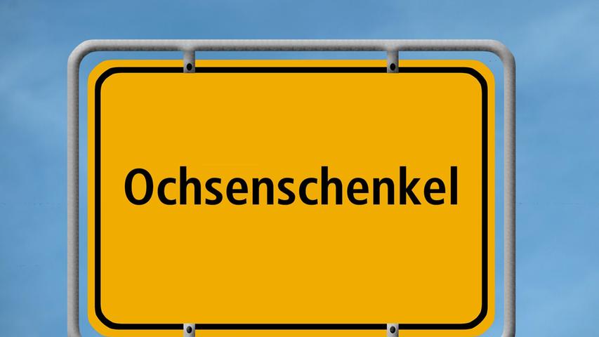 Ist ein Ortsteil des mittelfränkischen Vestenbergsgreuth und liegt im Landkreis Erlangen-Höchstadt. Ob die Bewohner eine besondere Vorliebe für Fleischgerichte aus den Schenkeln kastrierter männlicher Rinder haben, ist nicht bekannt. Woher der Name kommt, ist dagegen relativ klar und hat mit der Form der Siedlung zu tun. Er bedeutet: "Siedlung auf der in Form eines Ochsenschenkels herausgeschnittenen Rodung", wie der Mundartforscher Herbert Maas in seinem Buch "Mausgesees und Ochsenschenkel" schreibt. Der Ort hat außer seines Namens noch eine andere Besonderheit zu bieten: An einem Waldrand 600 Meter westlich der Siedlung befindet sich laut der Gemeindehomepage nichts geringeres als der Mittelpunkt Frankens. Der Ort ist also quasi das geografische Herz der Region.