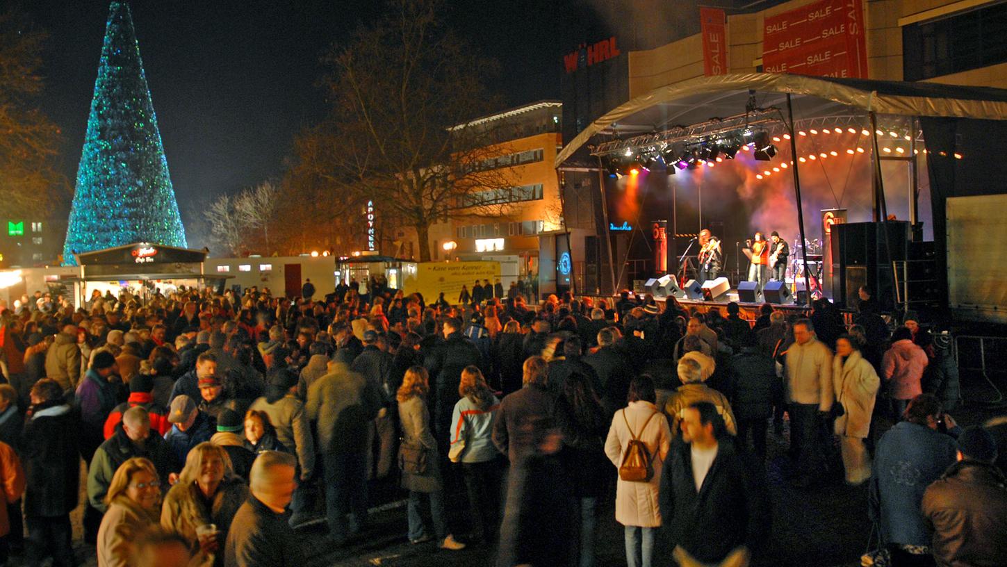 Fürth feiert an Silvester Jubiläumsparty in der Innenstadt Nordbayern Fürth feiert an Silvester Jubiläumsparty in der Innenstadt Nordbayern