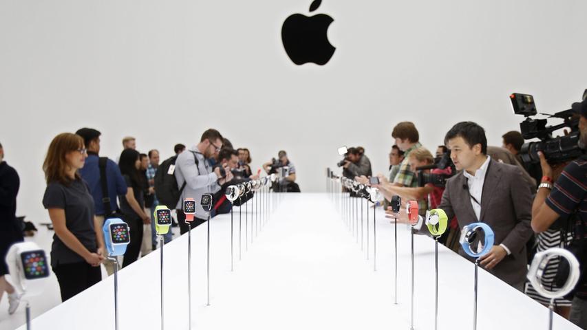 Im Oktober 2008 durchbrach Apple die Schallmauer: Erst als zweites Unternehmen der Geschichte erreichte der iPhone-Konzern eine Marktkapitalisierung von einer Billion US-Dollar. Das war zuvor - nämlich 2007 - nur dem Ölkonzern PetroChina gelungen.