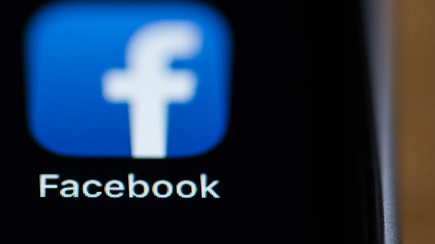Trotz vieler Negativschlagzeilen ist Facebook einer der Giganten des Internets: Kein Wunder, denn zwei Milliarden Menschen sind Mitglied in dem sozialen Netzwerk - ein riesiges Werbepublikum, mit dem sich viel Geld verdienen lässt.