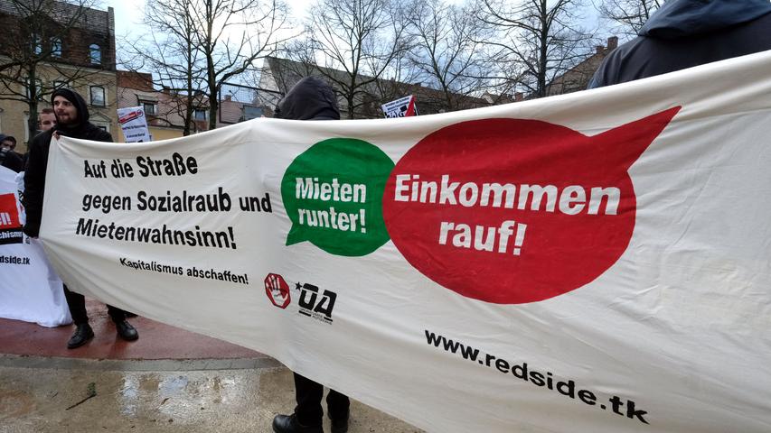 Luftballons und Plakate: Demo gegen rechte Hetze in Gostenhof