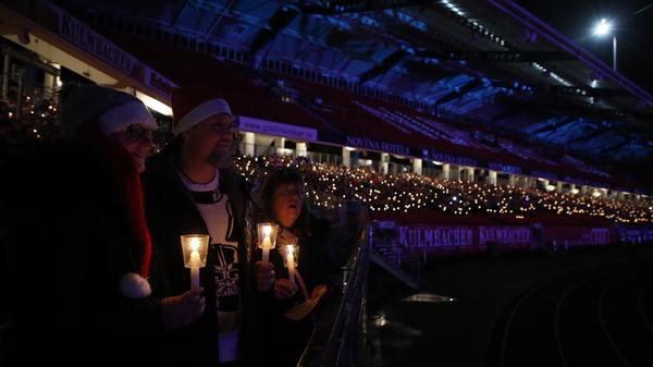 Mit dabei sind Sängerinnen und Sänger aus dem Polizeichor Nürnberg, dem Dehnberger Hofchor, dem Eibacher Sonntagschor inklusive REChord Eibach und dem Hans-Sachs-Chor.