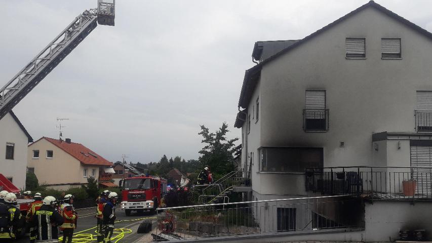 Ein schwerer Garagenbrand hielt im Juni in Heroldsberg 60 Helfer in Atem.