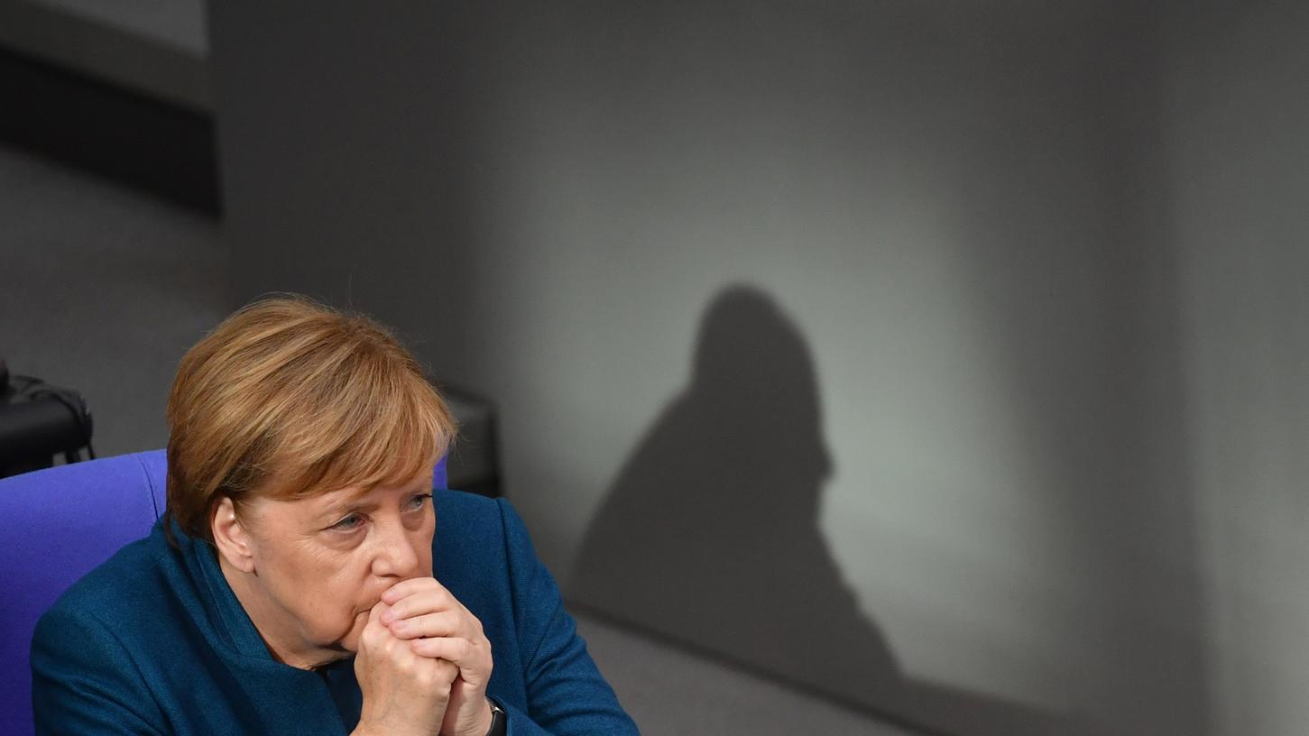 Bittere Umfragewerte für Merkel: Laut einer Studie möchte fast jeder Dritte einen vorzeitigen Abgangd der Kanzlerin.