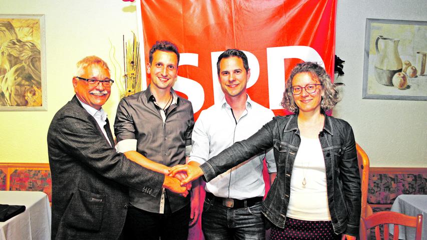Sebastian Hartl (2. von rechts) folgt im Mai Stefan Fischer (links) an der Spitze der Treuchtlinger SPD nach. Stellvertreter sind Max Böhm (2. von links) und Kerstin Zischler.