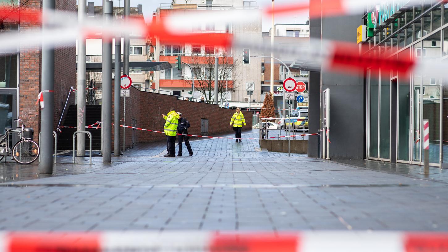 Die Bundesregierung hat die Attacken in Bottrop und Amberg "mit Bestürzung zur Kenntnis genommen" und verurteilt die Vorfälle scharf.