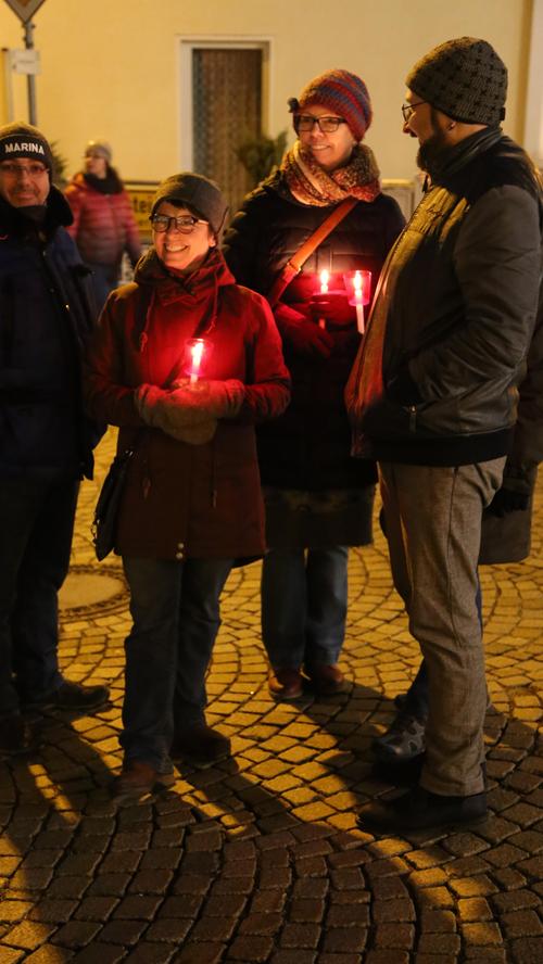 Ewige Anbetung: Stimmungsvolle Lichterprozession in Obertrubach