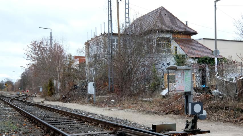 Im Stellwerk 1 im Nordosten Nürnbergs residiert seit 2004 ein Verein.
 Direkt am Schienenstrang der Gräfenbergbahn liegt das Stellwerk 1, das seit 1998 nicht mehr in Betrieb ist. Seit 2004, als Klaus Steger mit seinem Kulturverein das Domizil übernahm, wurde das Anwesen immer wieder renoviert.