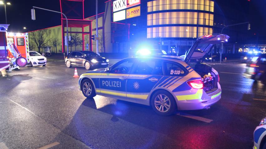 Autos prallen auf Münchener Straße frontal zusammen