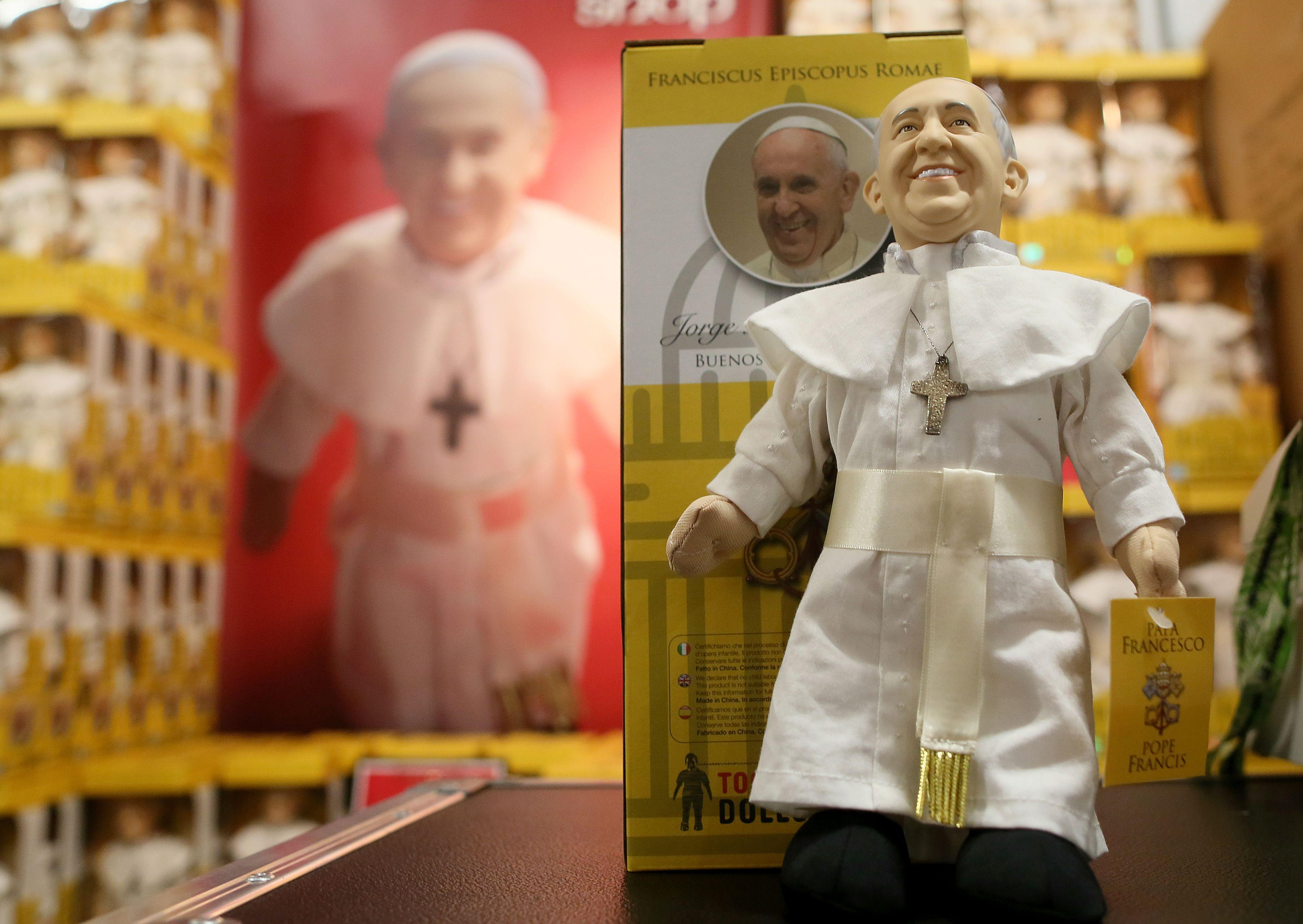 "Wir wollen Männer und Frauen des Friedens sein, wir wollen, dass in dieser unserer Gesellschaft, die von Spaltungen und Konflikten durchzogen wird, der Friede ausbreche! Nie wieder Krieg! Nie wieder Krieg!" (September 2013)