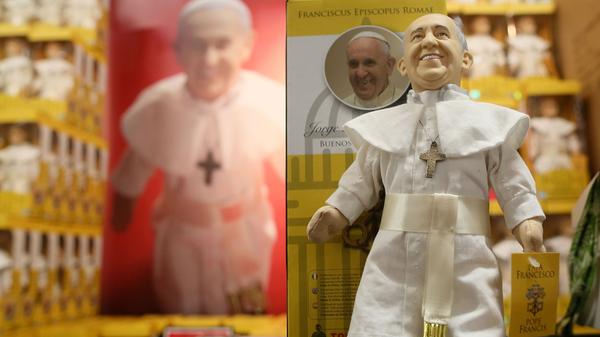 "Wir wollen Männer und Frauen des Friedens sein, wir wollen, dass in dieser unserer Gesellschaft, die von Spaltungen und Konflikten durchzogen wird, der Friede ausbreche! Nie wieder Krieg! Nie wieder Krieg!" (September 2013)