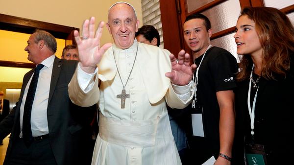 "Manche glauben, um gute Katholiken zu sein, müssten wir - entschuldigen Sie den Ausdruck - wie die Kaninchen sein. Nein. Verantwortliche Elternschaft." (Januar 2015)