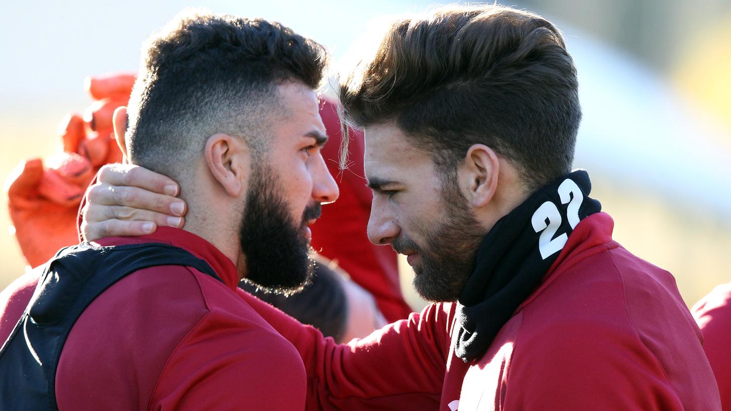 "Der Zusammenhalt war unser höchstes Gut": Enrico Valentini (rechts) hat mit dem Club in zwei Jahren einen Auf- und einen Abstieg erlebt. "Der Zusammenhalt war unser höchstes Gut": Enrico Valentini (rechts) hat mit dem Club in zwei Jahren einen Auf- und einen Abstieg erlebt.