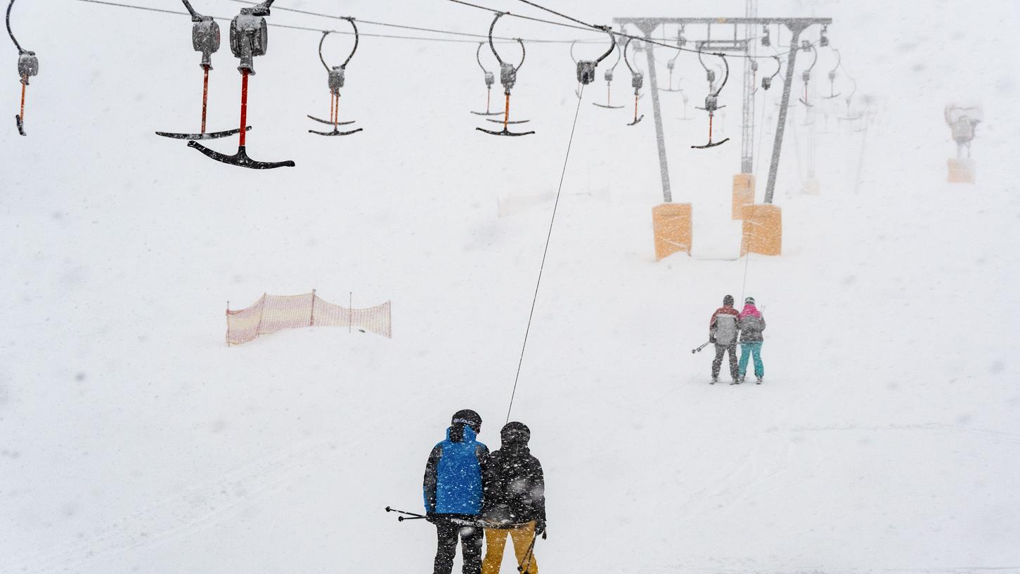Geimpfte und Genesene dürfen Skilift ohne zusätzliche Corona-Tests benutzen.