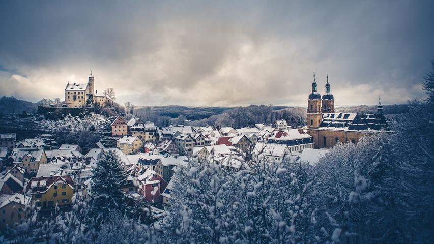 Halten Sie sich und Ihre Liebsten fit, genießen Sie die bezaubernde Landschaft der Fränkischen Schweiz und gehen gemeinsam auf Tour. Aber wohin nur? Ganz einfach: Schauen Sie sich alle Stationen unserer Winterwanderungs-Bildergalerie an - und laufen Sie die Wege nach. 