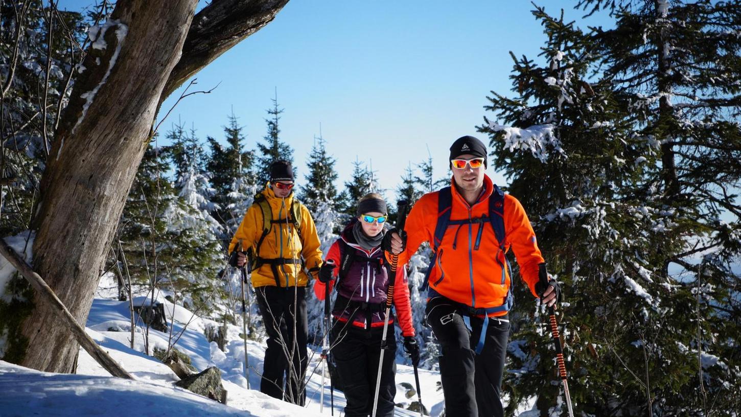 Auch jetzt sind am Ochsenkopf schon etliche Skitourengeher und Schneeschuhwanderer unterwegs. In den kommenden Tagen sollen sich die Bedingungen weiter verbessern.