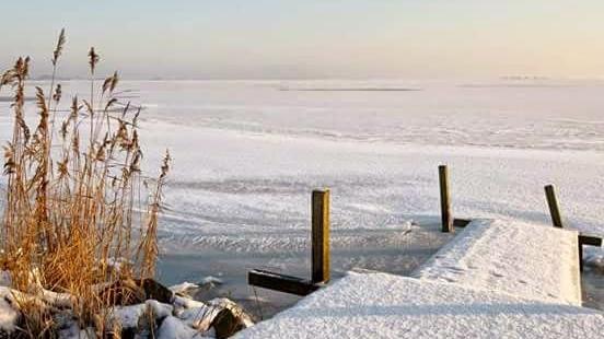Still ruht der See: Wunderschöne winterliche Eindrücke lassen sich derzeit am Großen und Kleinen Brombachsee einfangen.