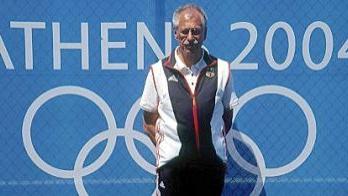 Auch in Athen durfte sich Albert Güßbacher über Erfolge seiner Patienten freuen, Peking soll nun das krönende Schlusslicht seiner Olympia-Karriere werden – vielleicht. Auch in Athen durfte sich Albert Güßbacher über Erfolge seiner Patienten freuen, Peking soll nun das krönende Schlusslicht seiner Olympia-Karriere werden – vielleicht.