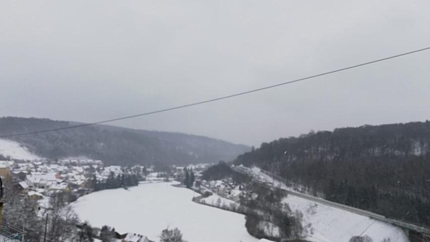 Das Dorf Möhren bei Treuchtlingen liegt auch voller Schnee.