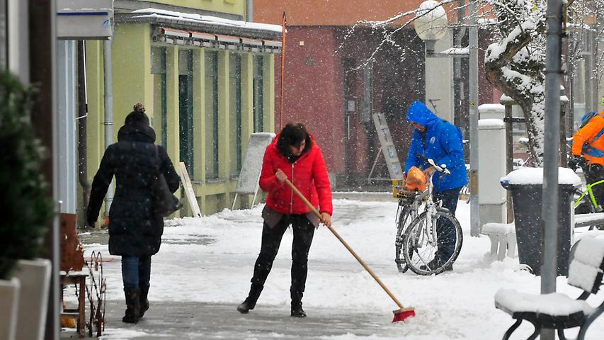 Weißer Wintereinbruch: Forchheim kämpft mit den Schneemassen