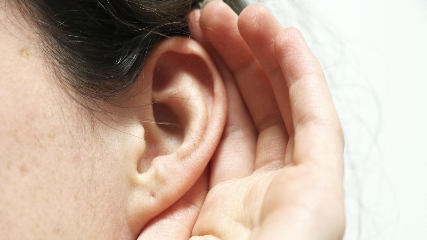 Nach einem Hörsturz können Betroffene oft auf einem oder beiden Ohren keine Geräusche mehr wahrnehmen.