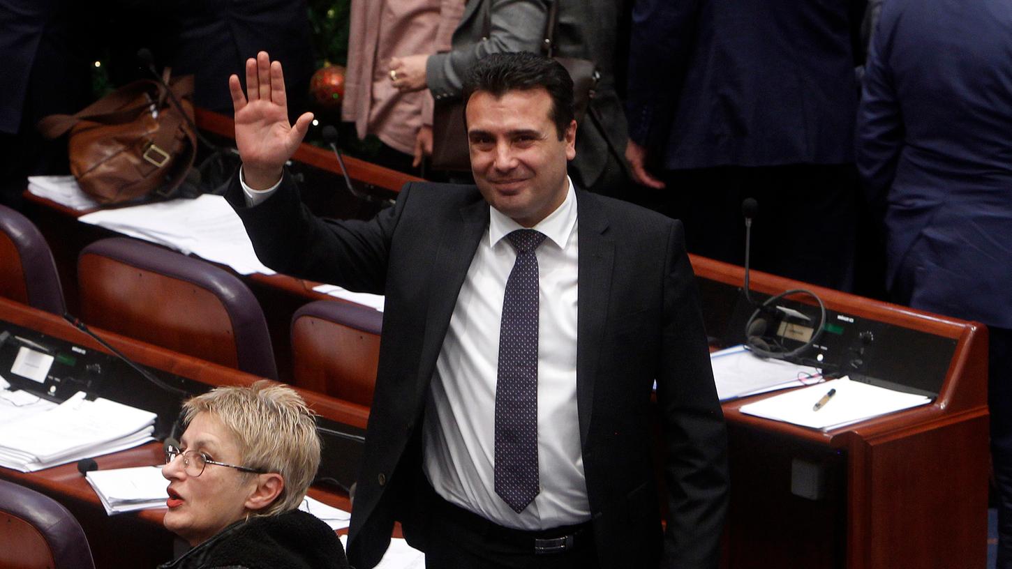 Das mazedonische Parlament hat mit einer Zweidrittelmehrheit für die Umbennung des Staates in Nordmazedonien gestimmt.