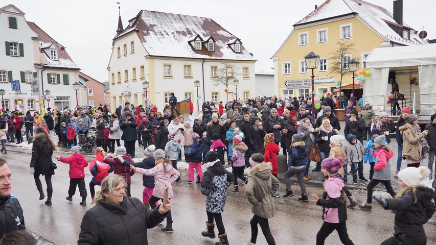 Es wird närrisch: Rathaussturm der Karnevalsgesellschaft Treuchtlingen